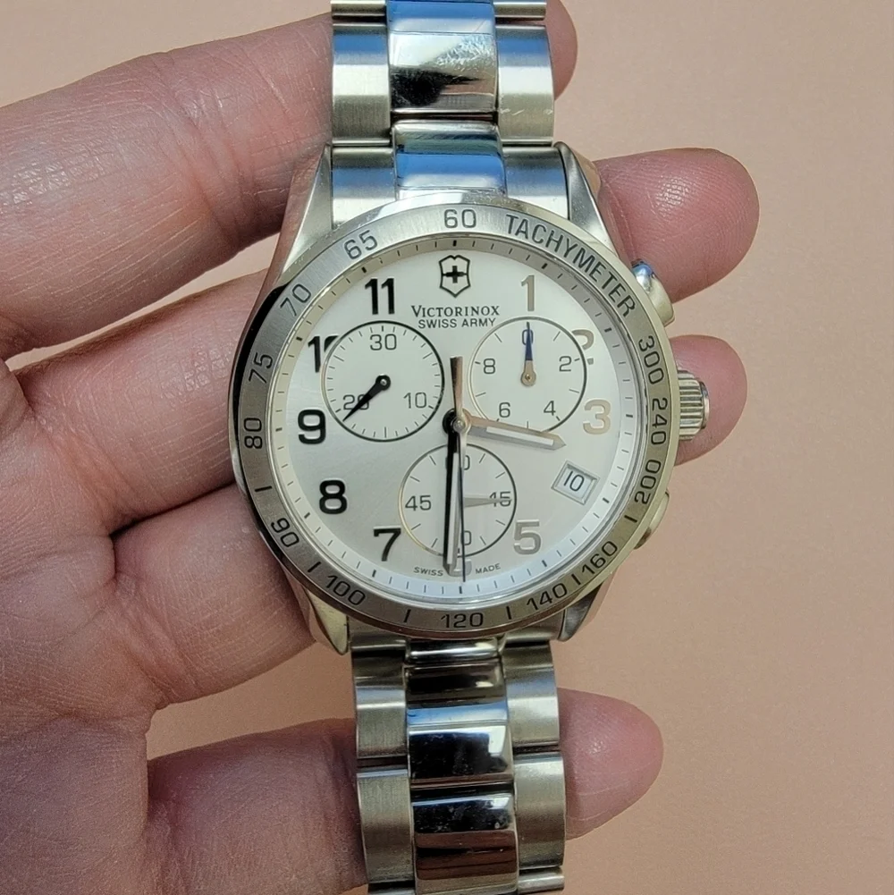 Victorinox Swiss Army Stainless Steel Men's Watch - Picture 3 of 6